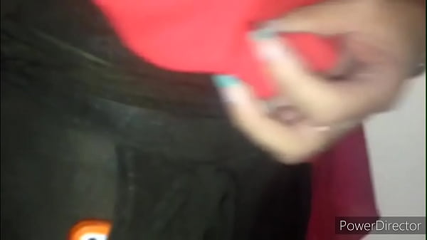 Mi vecina me enseña su tanguita 8/9